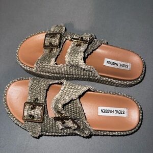 STEVE MADDEN KARRIGAN PLATFORM SANDALS